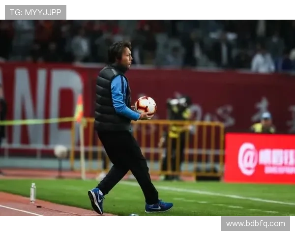 全网球迷聚焦2025年澳网赛季，各大明星选手状态回升谁能问鼎冠军