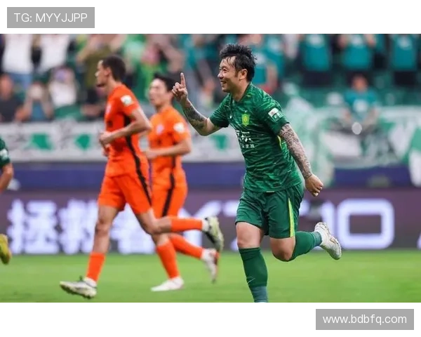 国家队迎关键战新帅首秀引关注球迷期待战术革新世界杯预选赛前景走向